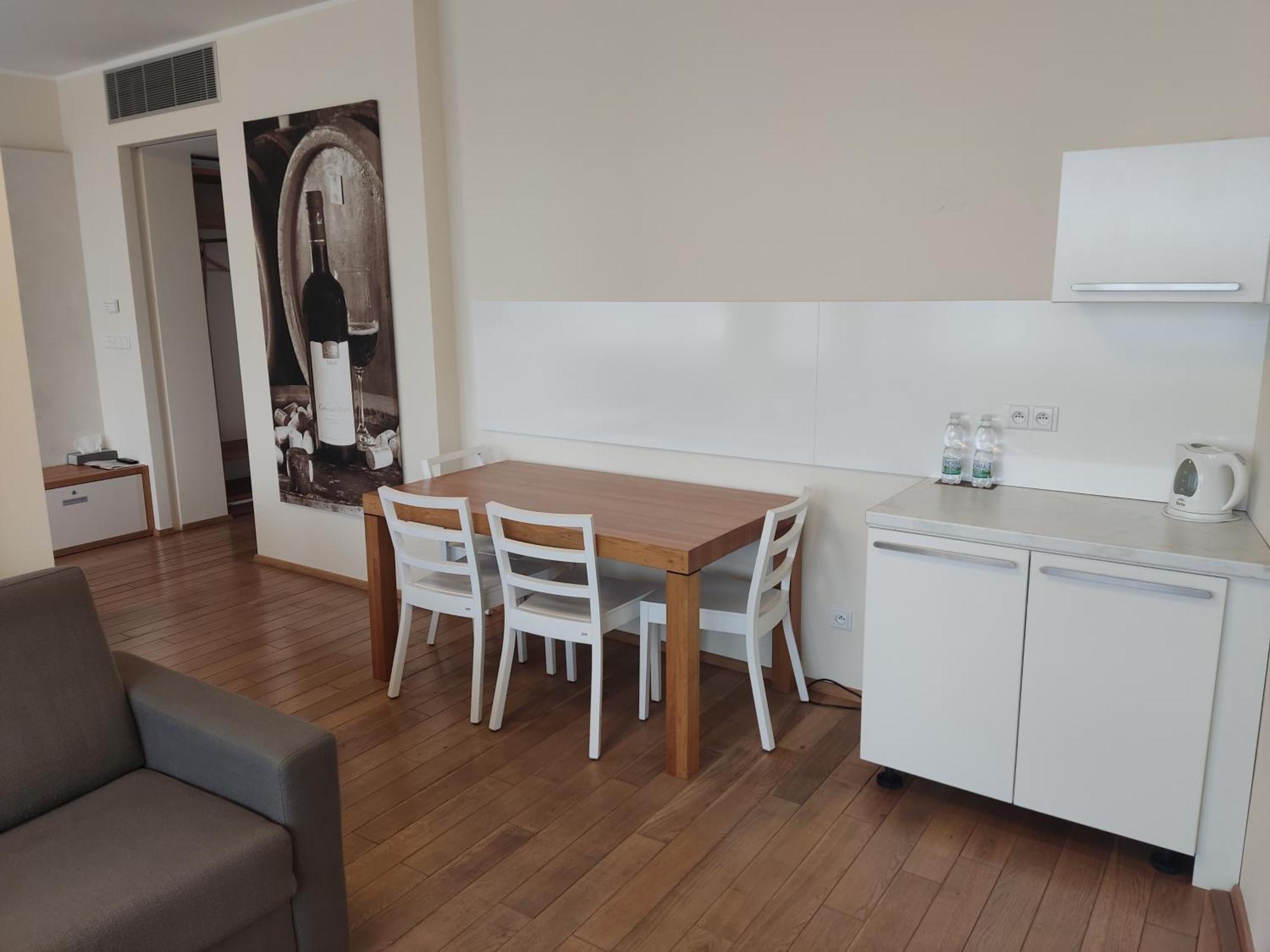 Velké Bílovice Hotel Madl מראה חיצוני תמונה