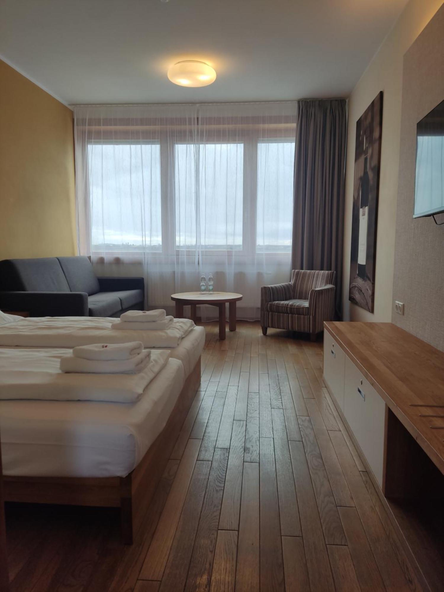Velké Bílovice Hotel Madl מראה חיצוני תמונה