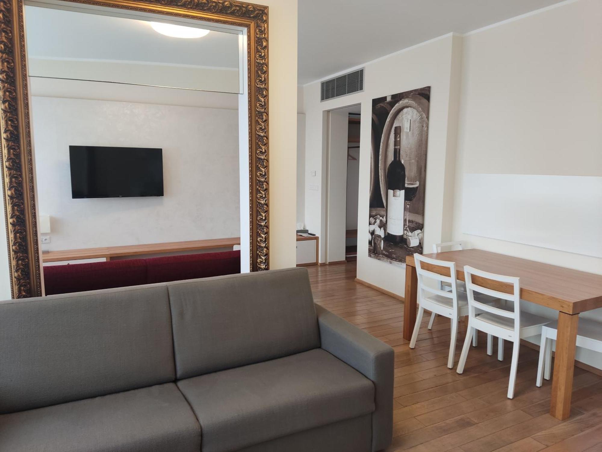 Velké Bílovice Hotel Madl מראה חיצוני תמונה